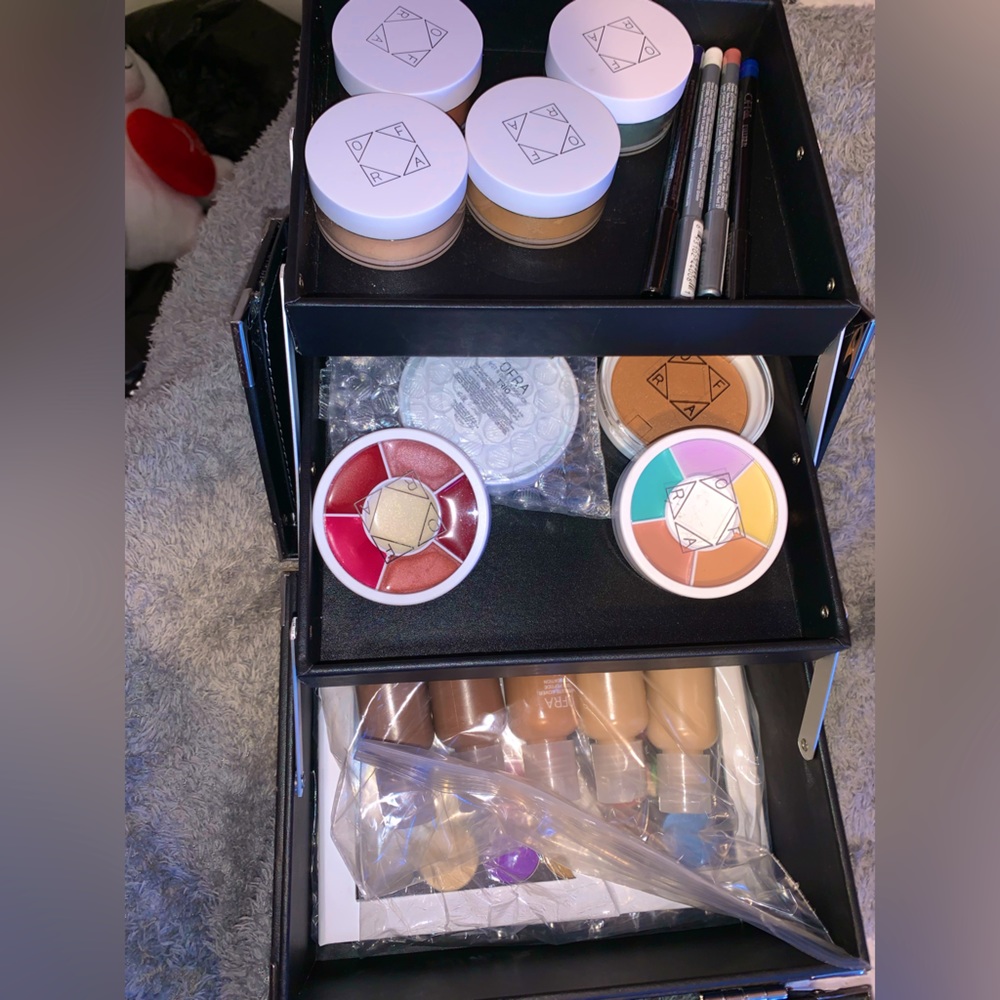 FULL MAKEUPBOX